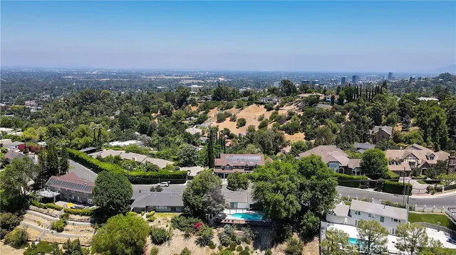 $12,900 | 17072 Oak View Drive, Encino, CA 91436