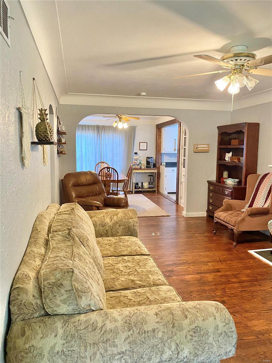 9712 Holy Cross Road Fairview Heights, IL 62208 - Photo 12 of 52 Gallery Image 12