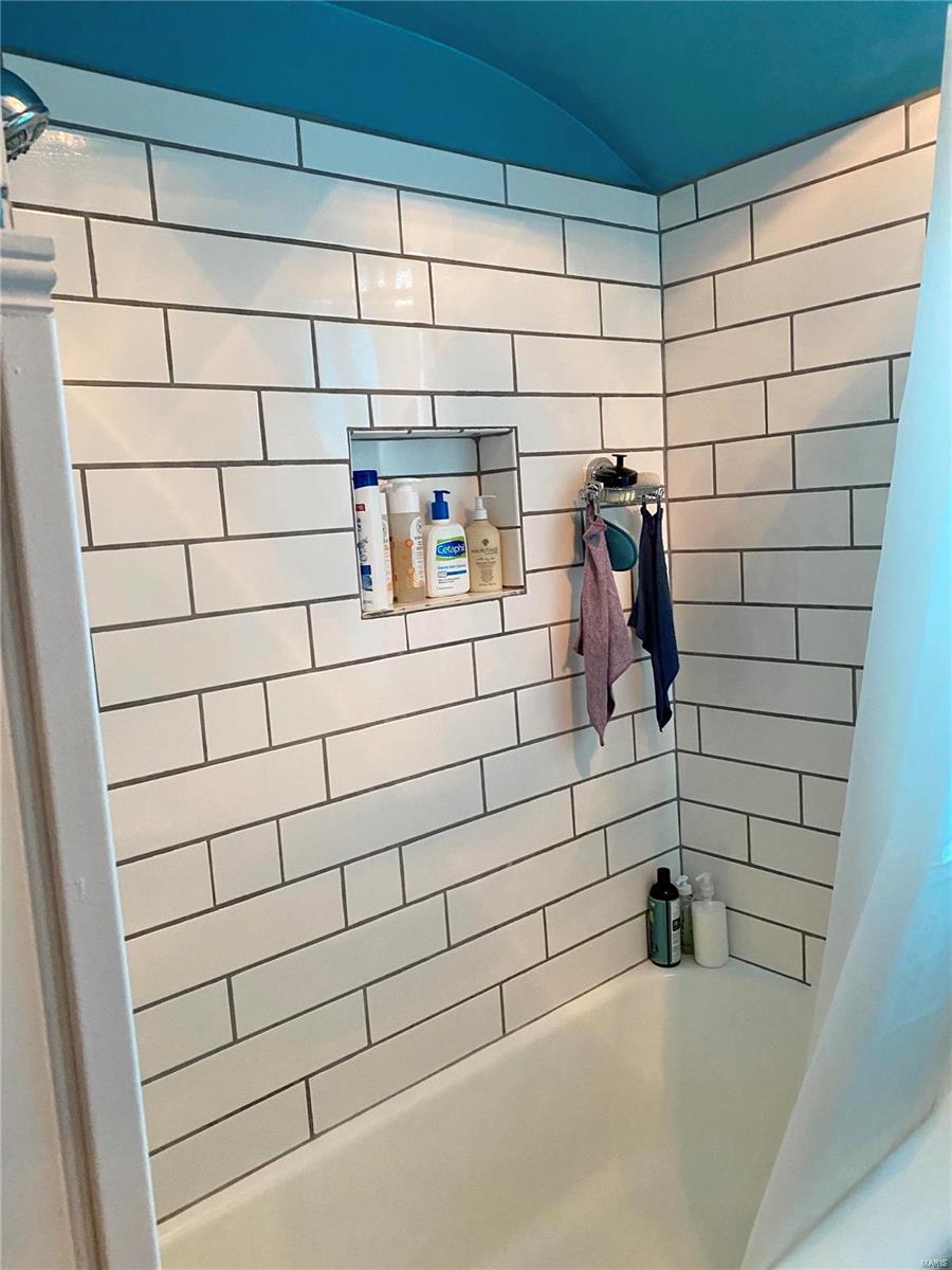 9712 Holy Cross Road Fairview Heights, IL 62208 - Photo 19 of 52 Gallery Image 19