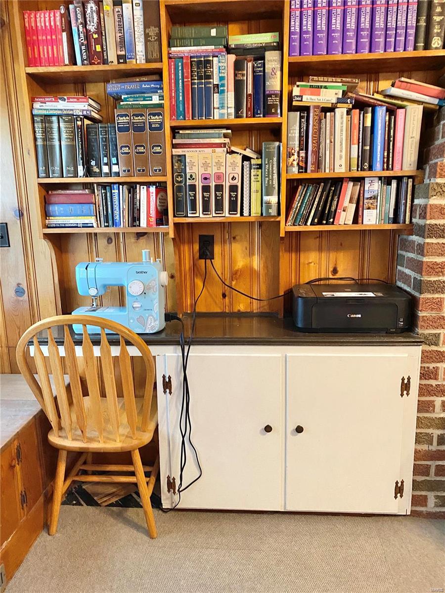 9712 Holy Cross Road Fairview Heights, IL 62208 - Photo 37 of 52 Gallery Image 37