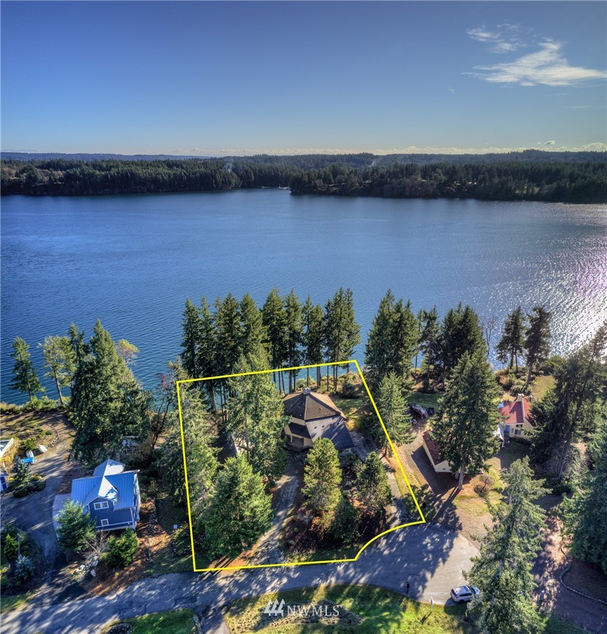 301 East Robbins Road Grapeview, WA 98546 - Photo 1 of 35 Gallery Image 1