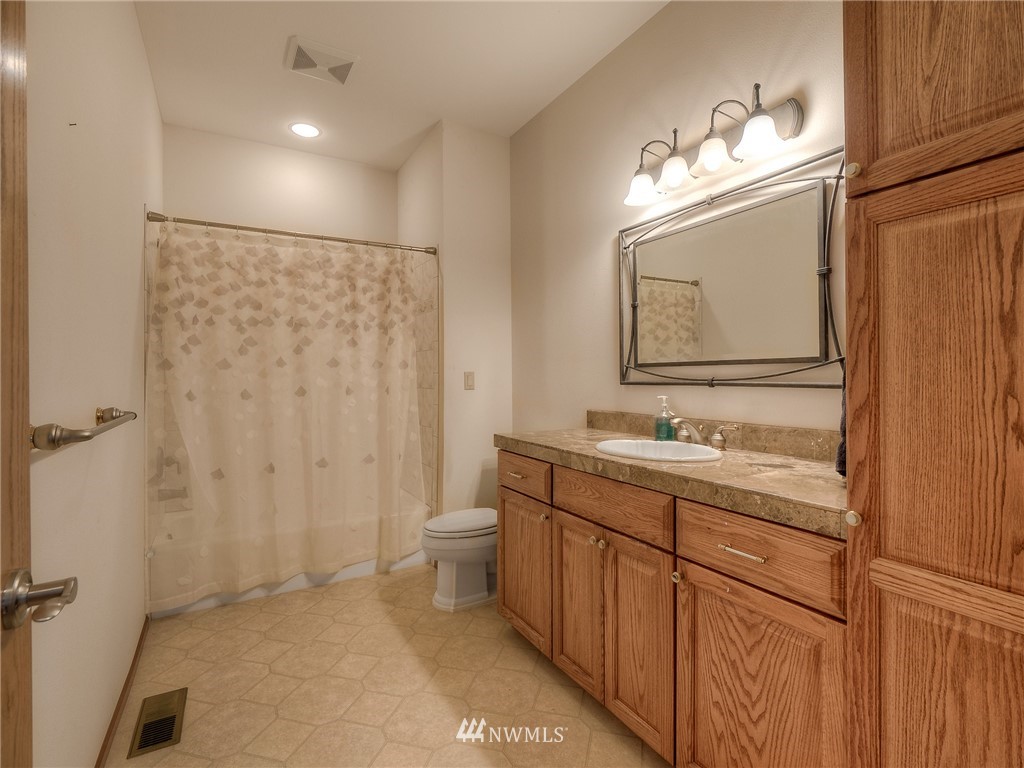 301 East Robbins Road Grapeview, WA 98546 - Photo 11 of 35 Gallery Image 11