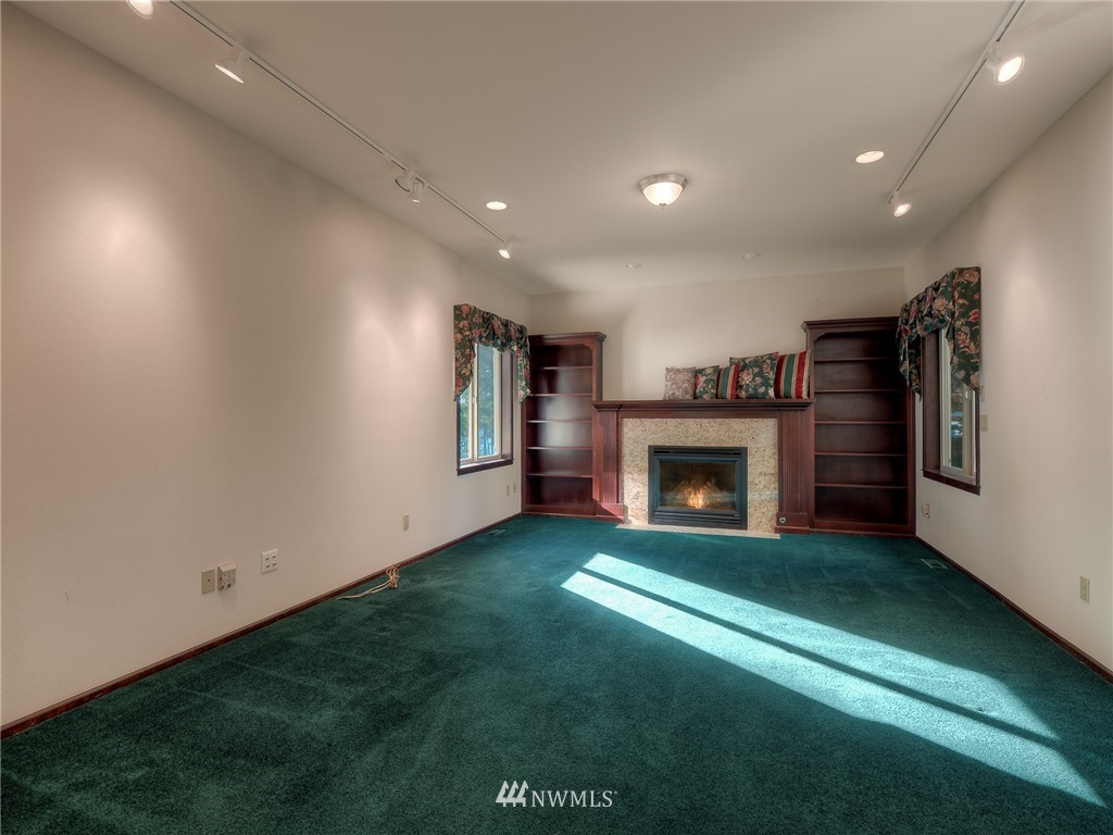 301 East Robbins Road Grapeview, WA 98546 - Photo 10 of 35 Gallery Image 10