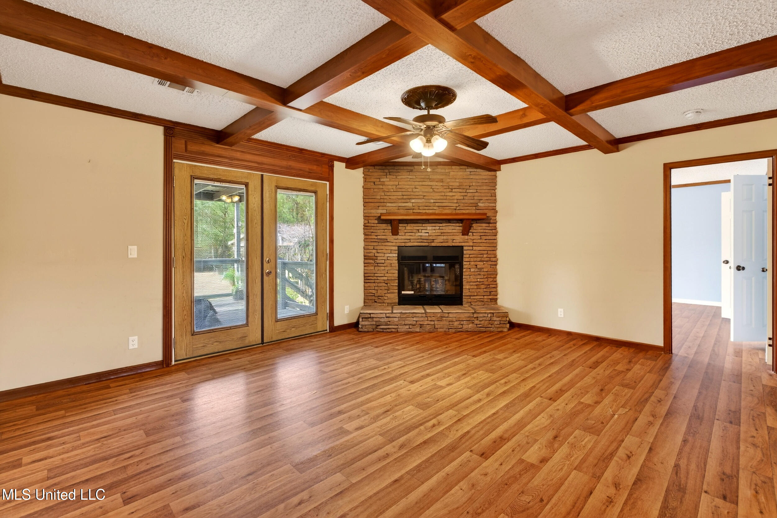 21041 Success Road Saucier, MS 39574 - Photo 22 of 59 22_family room 3