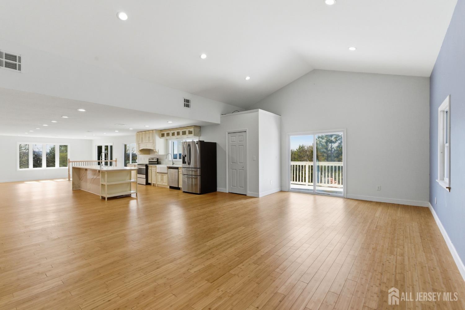 2 Rossi Drive Clinton, NJ 08809 - Photo 19 of 73
