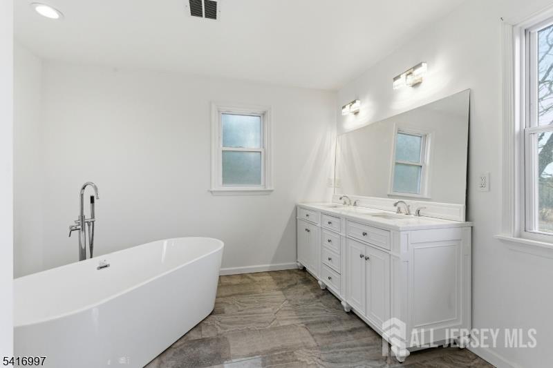 2 Rossi Drive Clinton, NJ 08809 - Photo 25 of 73