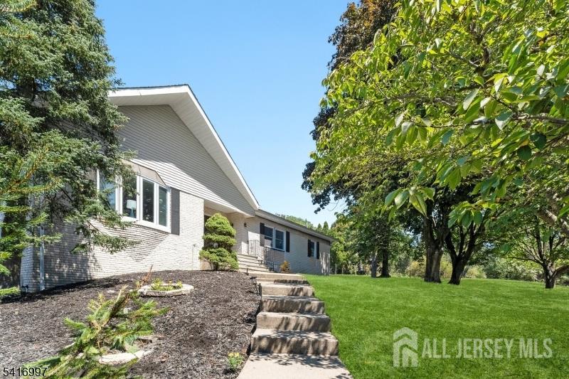 2 Rossi Drive Clinton, NJ 08809 - Photo 6 of 73