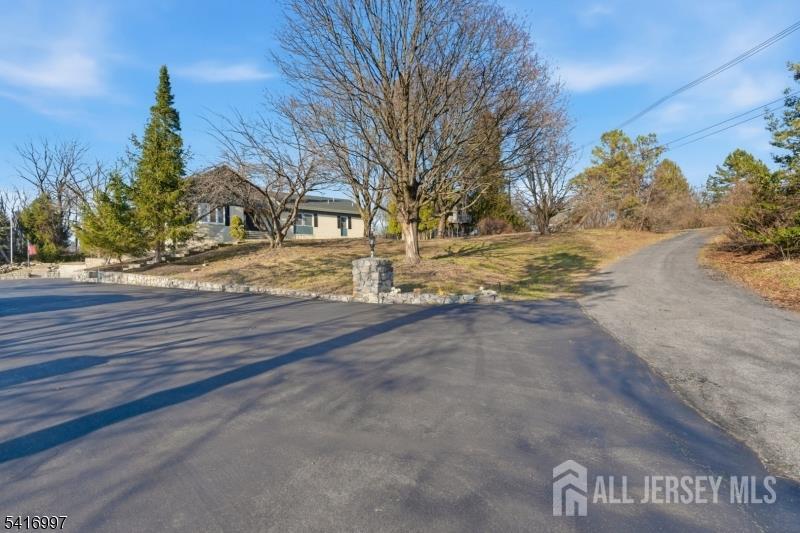 2 Rossi Drive Clinton, NJ 08809 - Photo 10 of 73