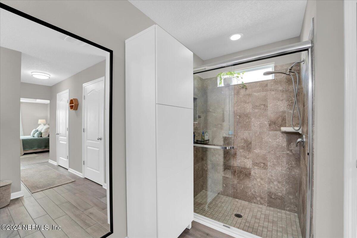 8029 Arctic Fox Road Jacksonville, FL 32222 - Photo 16 of 37 Master Bathroom
