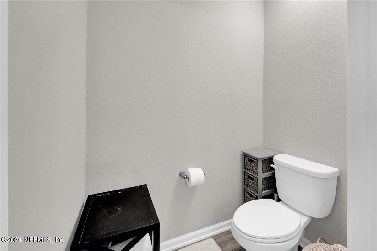 8029 Arctic Fox Road Jacksonville, FL 32222 - Photo 17 of 37 Master Toilet
