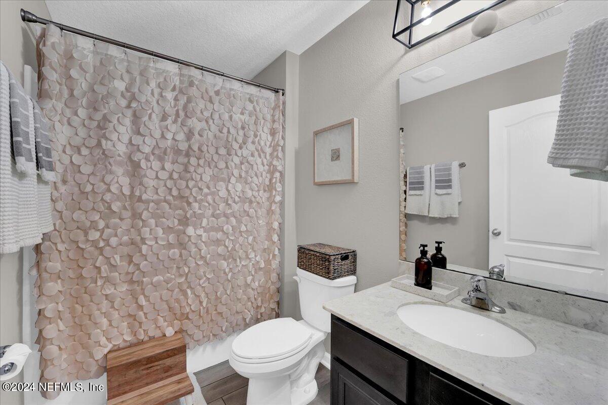 8029 Arctic Fox Road Jacksonville, FL 32222 - Photo 23 of 37 Bathroom Guest