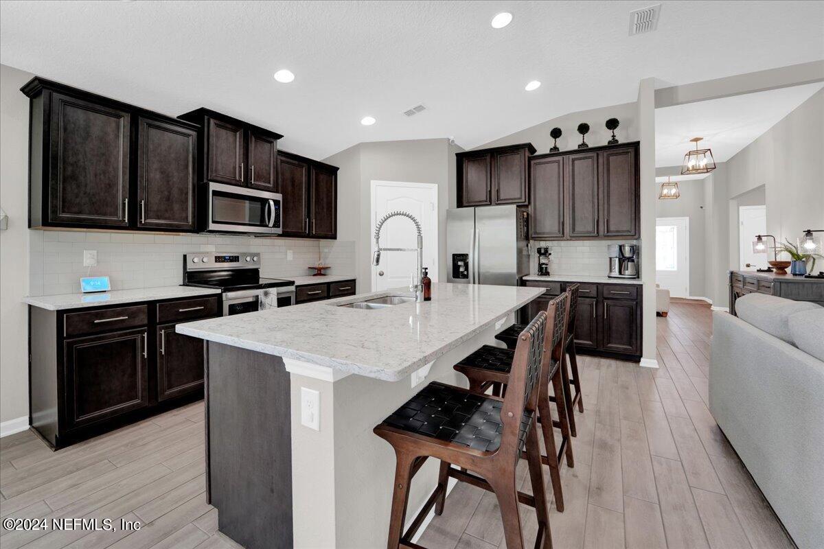 8029 Arctic Fox Road Jacksonville, FL 32222 - Photo 10 of 37 Kitchen