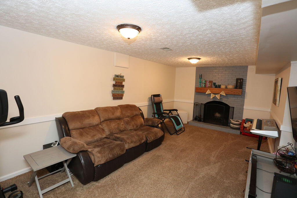 215 Holiday Road Winchester, KY 40391 - Photo 26 of 39 0V6A2543