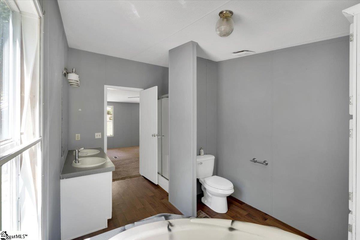 1737 Jameson Road Easley, SC 29640 - Photo 17 of 26 Gallery Image 17
