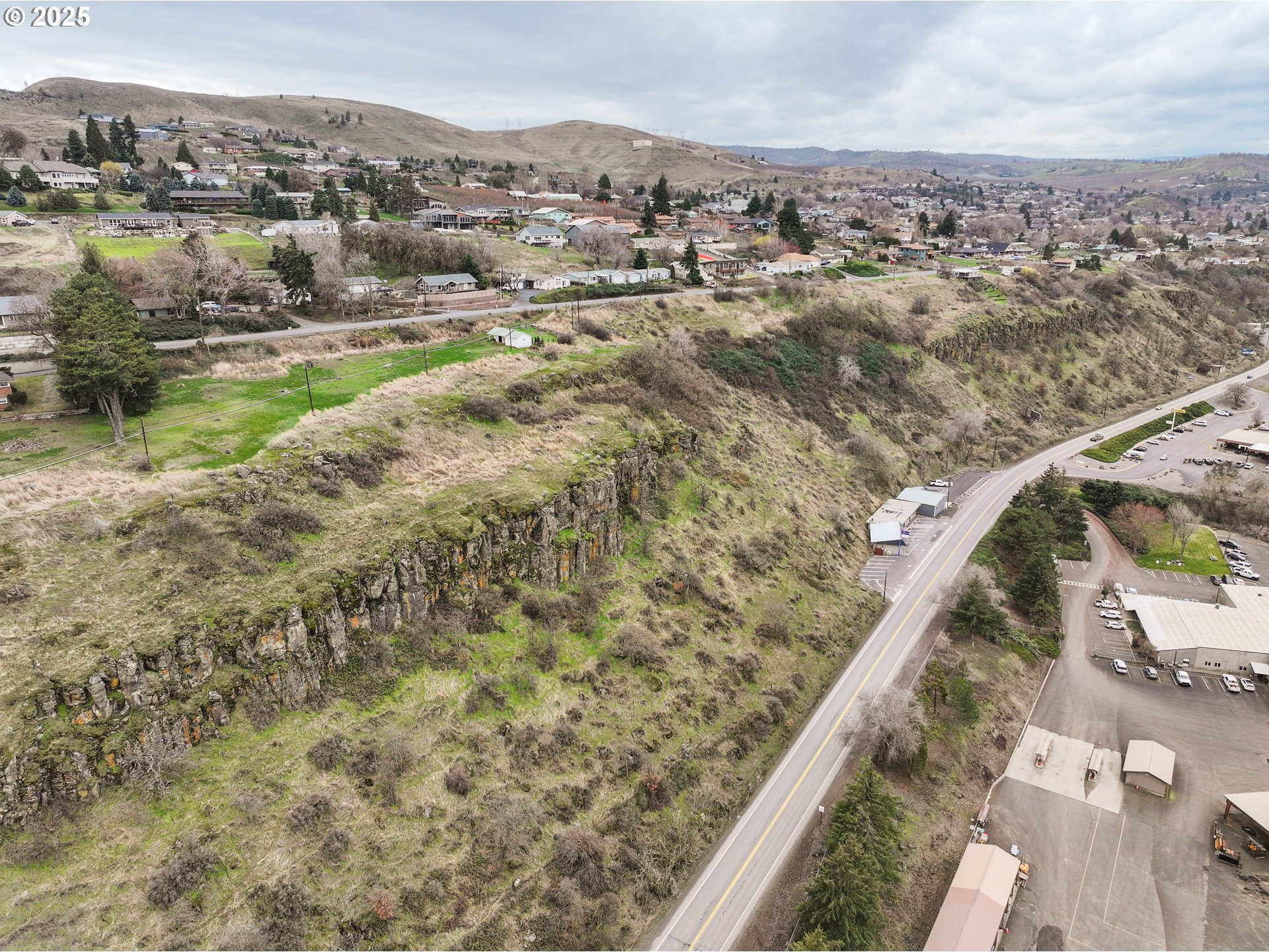 2718 East 2nd Street The Dalles, OR 97058 - Photo 11 of 45 an aerial view of residential house and lake view