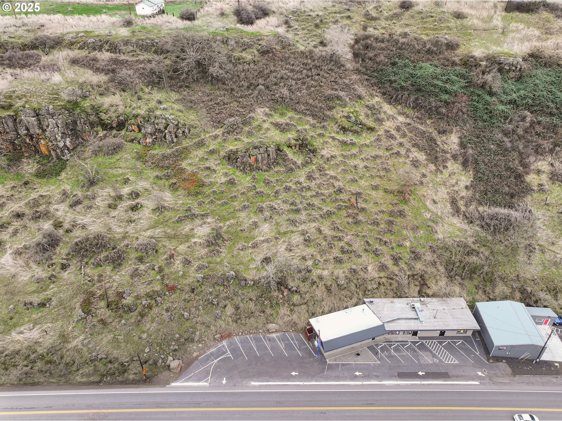 2718 East 2nd Street The Dalles, OR 97058 - Photo 12 of 45 a view of an outdoor space and yard