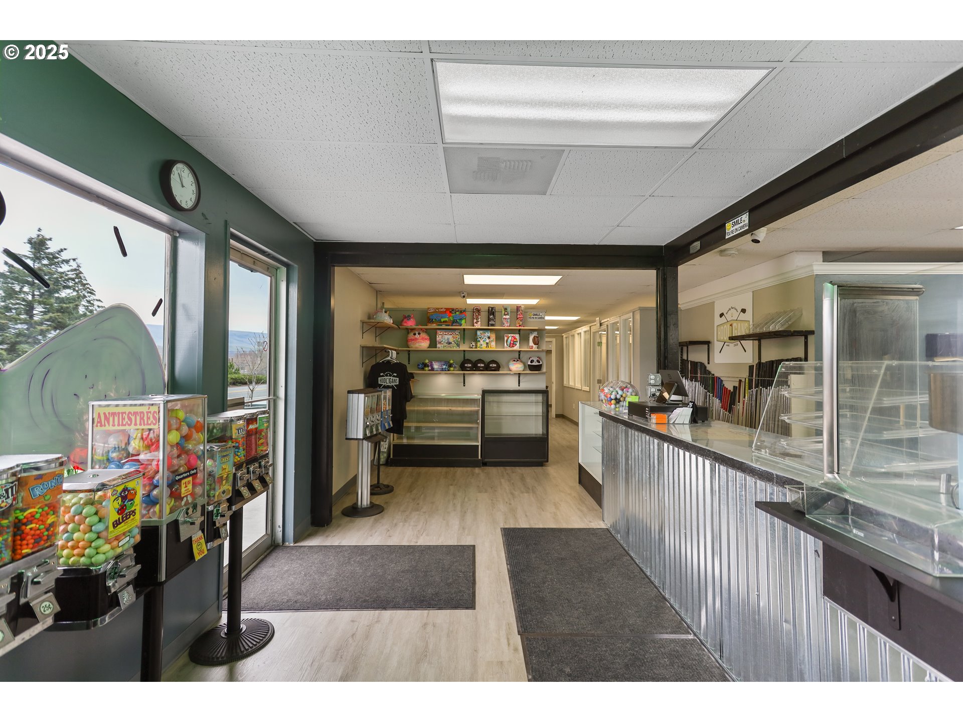 2718 East 2nd Street The Dalles, OR 97058 - Photo 18 of 45 a view of a porch