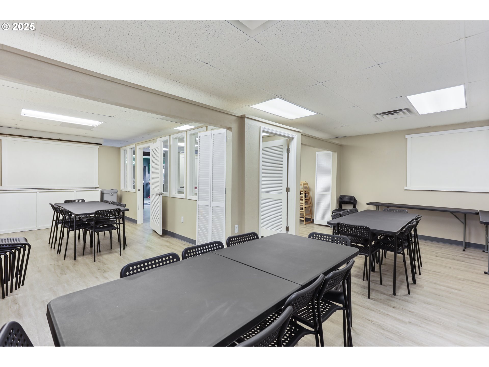 2718 East 2nd Street The Dalles, OR 97058 - Photo 21 of 45 a view of a dining room with furniture