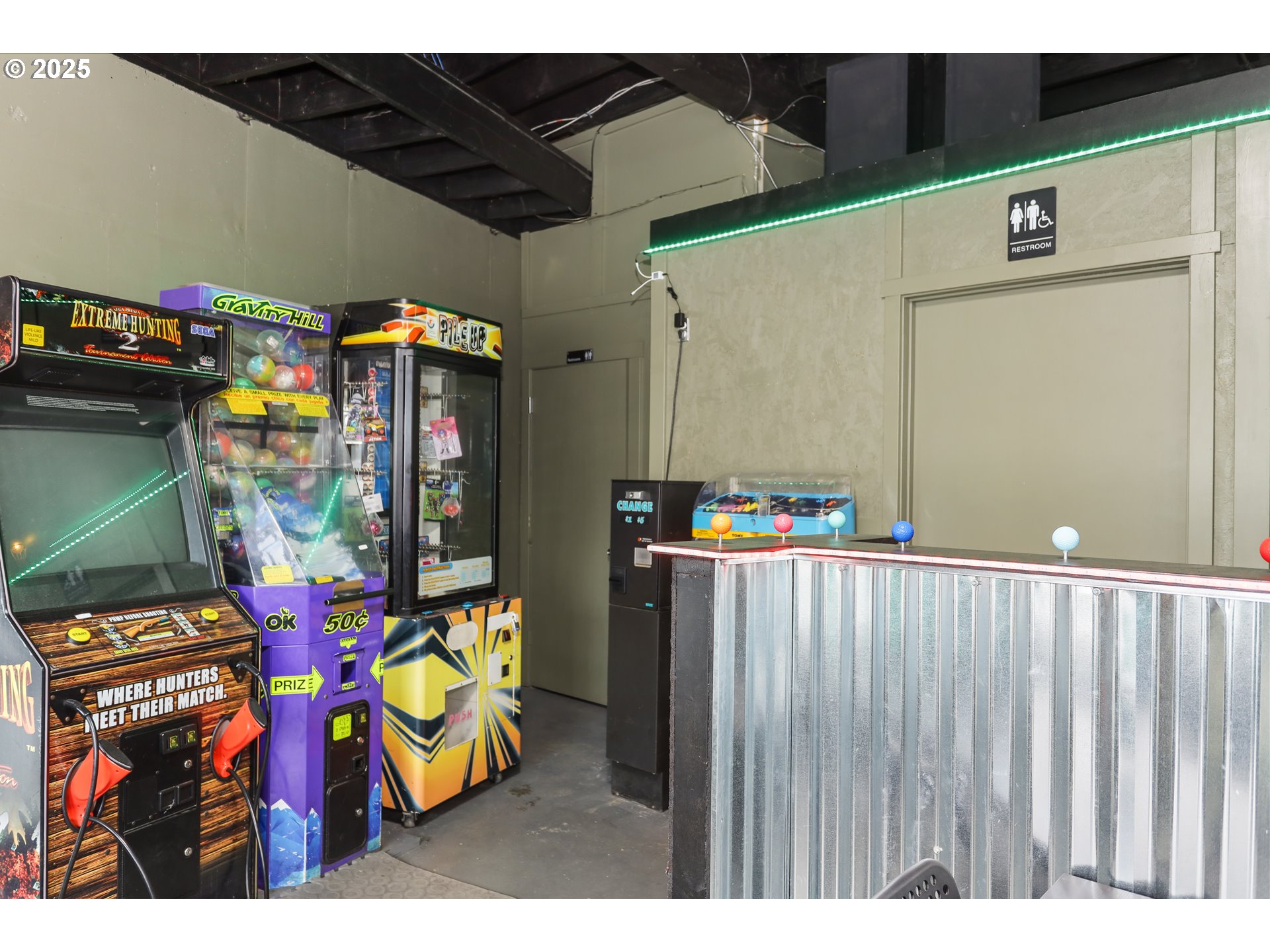 2718 East 2nd Street The Dalles, OR 97058 - Photo 36 of 45 a view of outdoor space with seating area