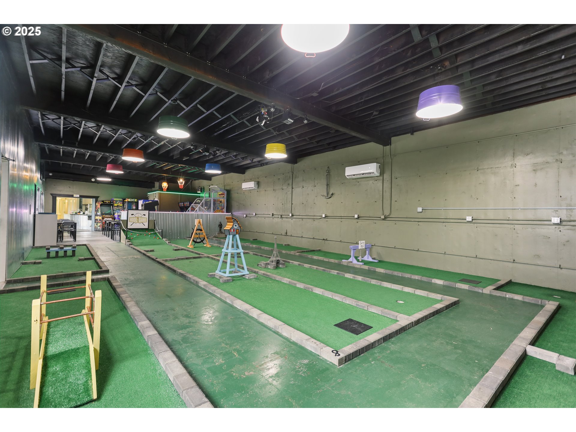 2718 East 2nd Street The Dalles, OR 97058 - Photo 42 of 45 a view of a projector room