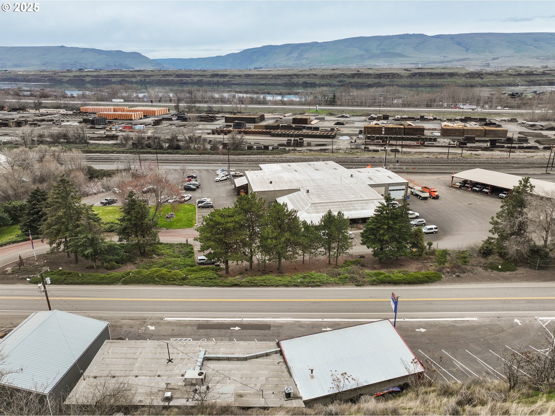 2718 East 2nd Street The Dalles, OR 97058 - Photo 8 of 45 a view of a city
