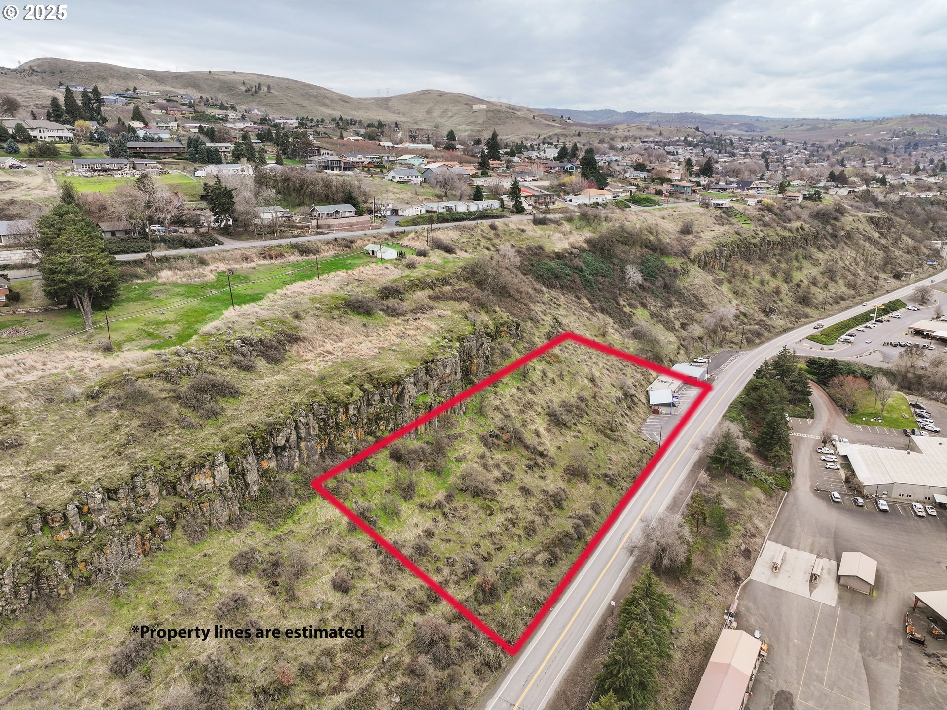 2718 East 2nd Street The Dalles, OR 97058 - Photo 10 of 45 an aerial view of residential houses with outdoor space
