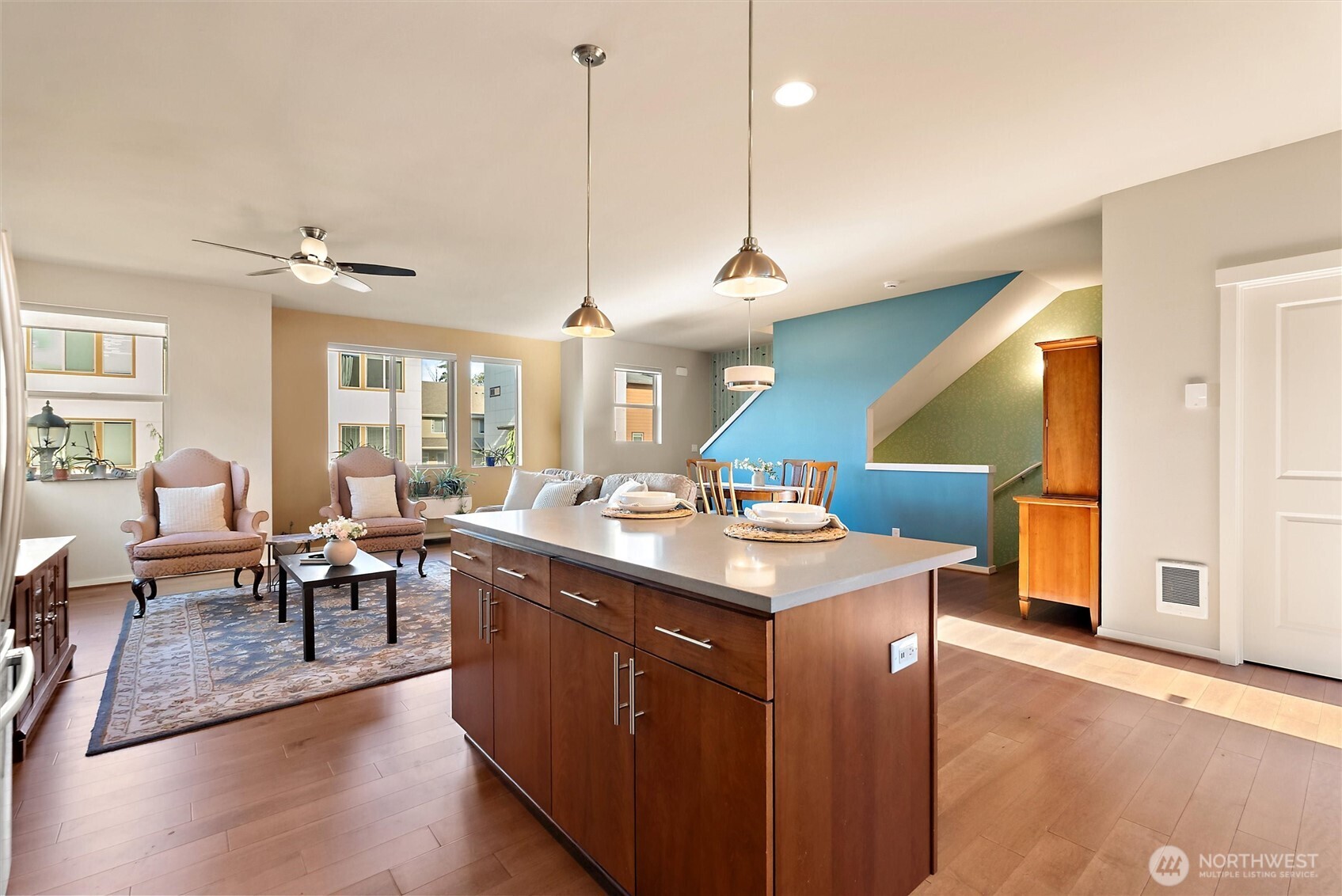 347 Chelan Avenue Northeast Renton, WA 98059 - Photo 6 of 34