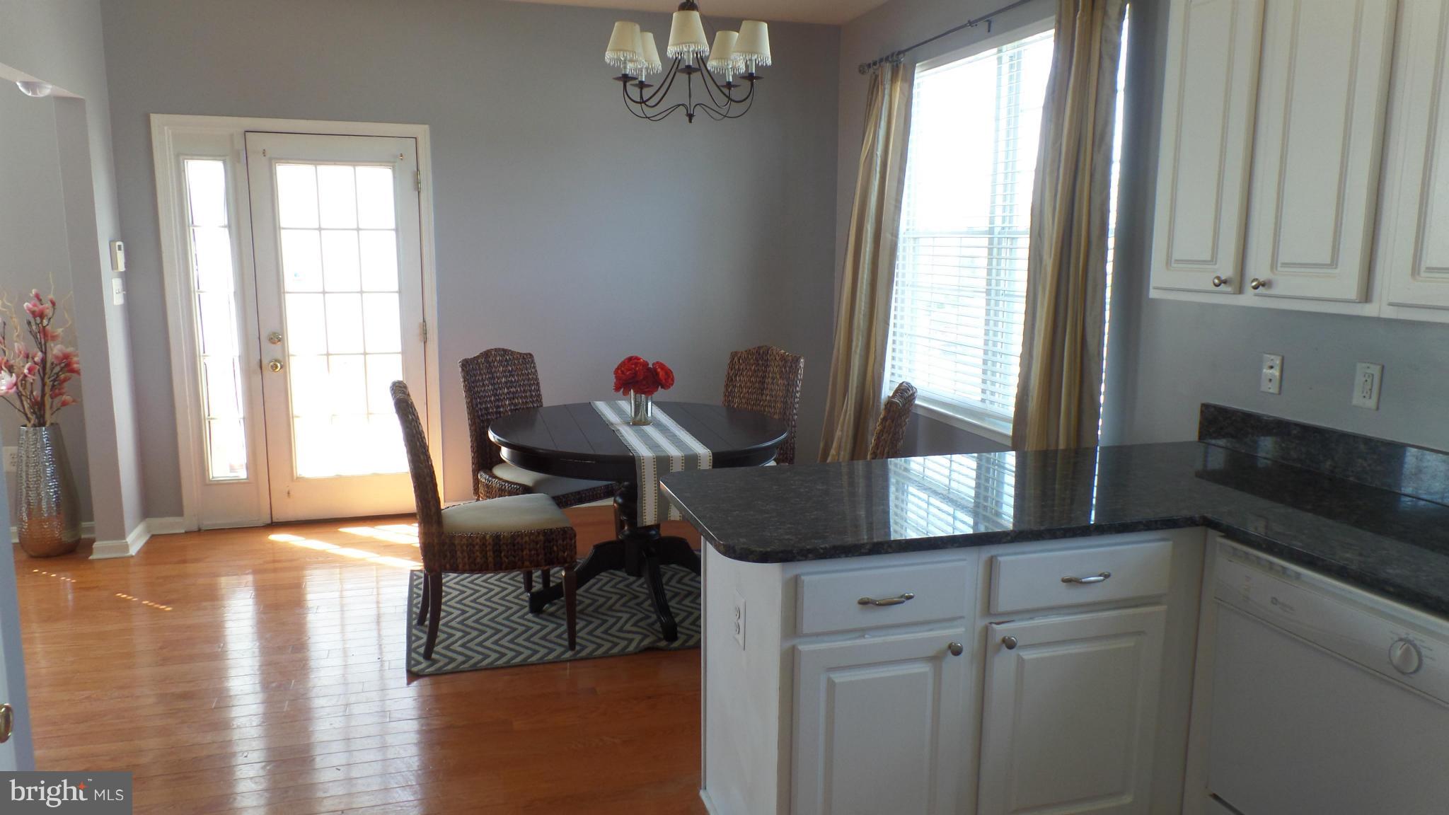 124 Commodore Drive Baltimore, MD 21221 - Photo 11 of 30 Dining Room