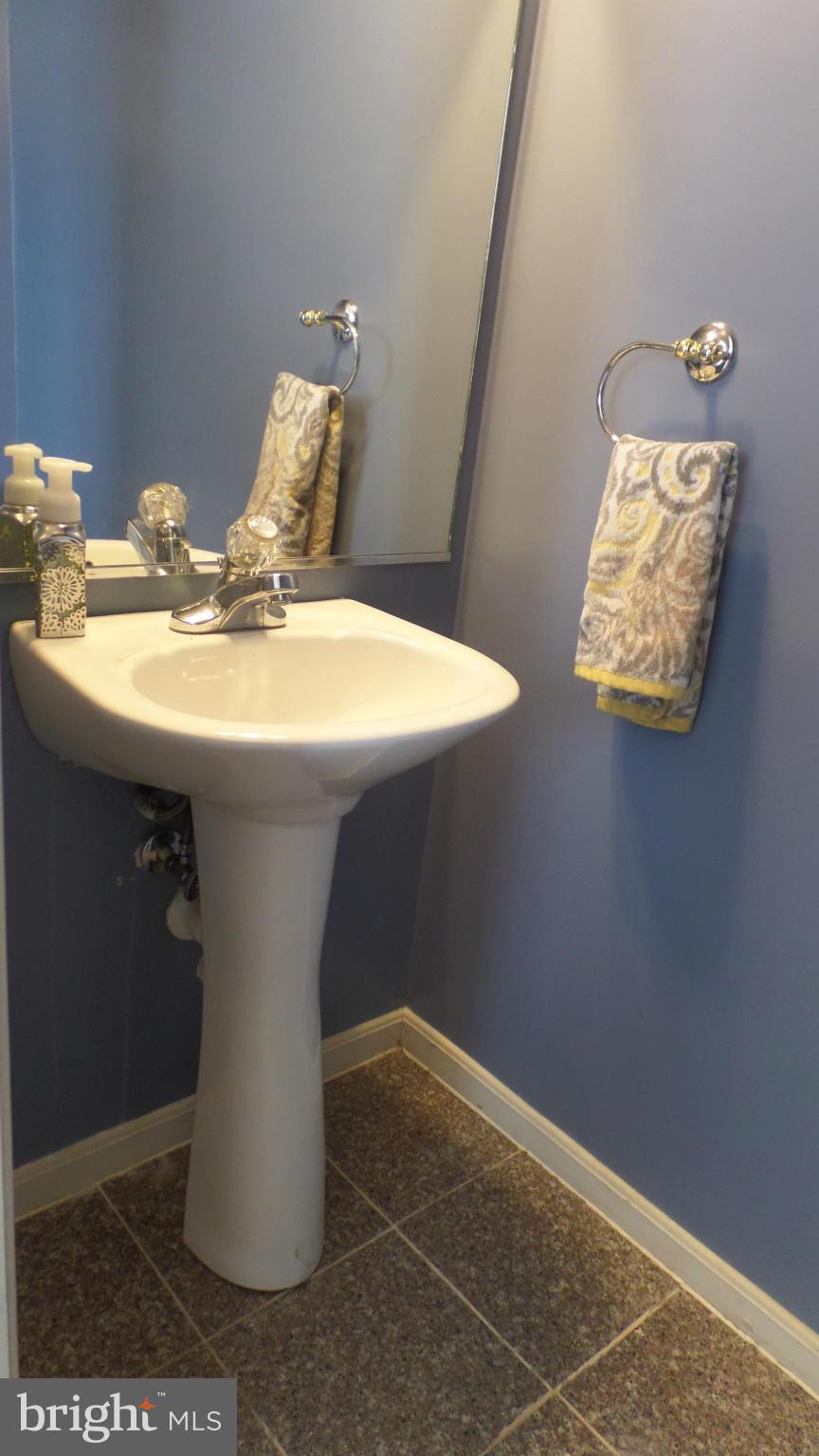 124 Commodore Drive Baltimore, MD 21221 - Photo 12 of 30 Bath