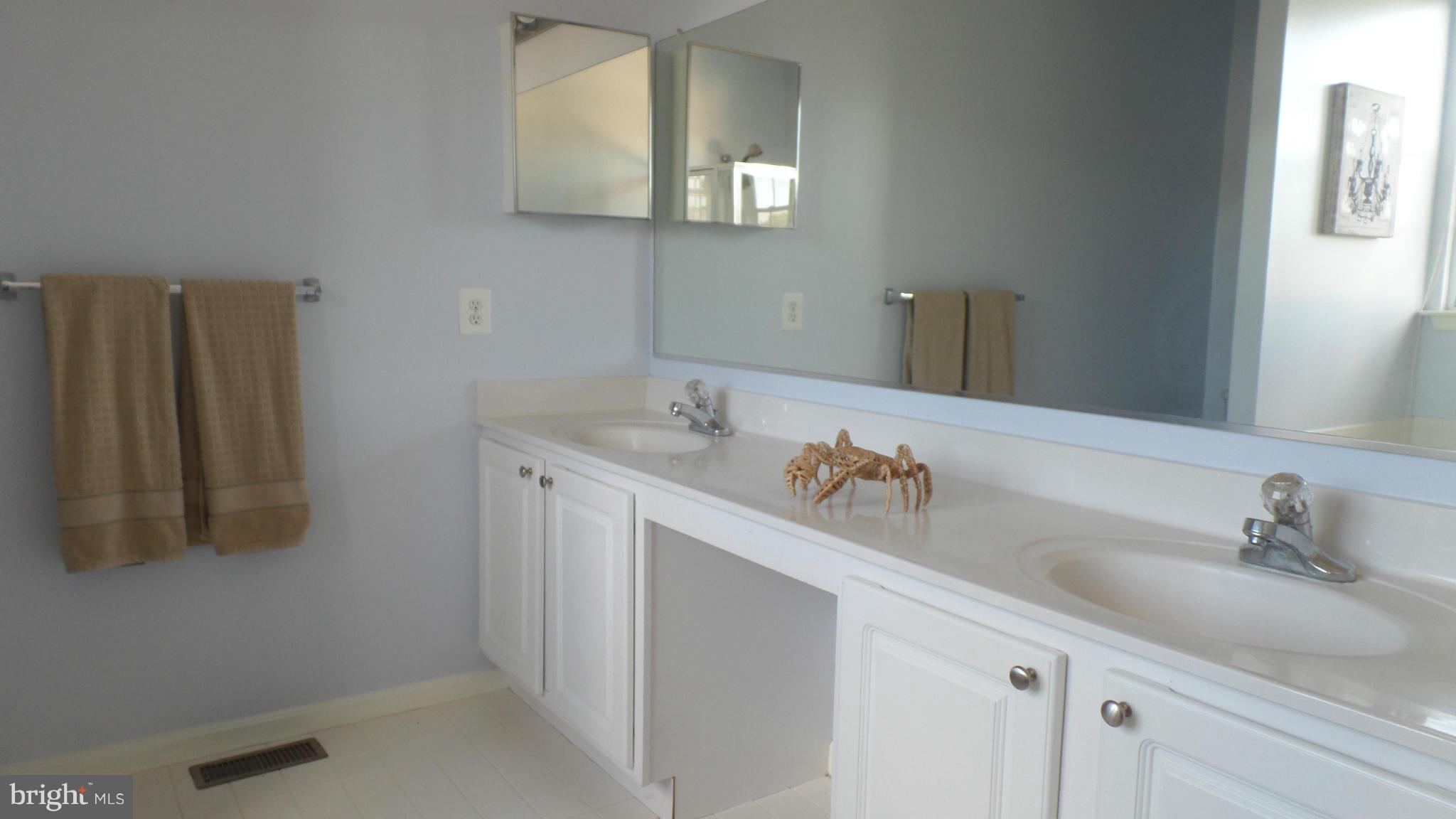 124 Commodore Drive Baltimore, MD 21221 - Photo 8 of 30 Bath (Master)