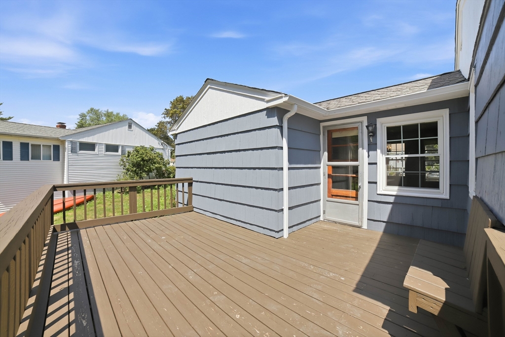113 Stoneleigh Road Holden, MA 01520 - Photo 21 of 25 Gallery Image 21