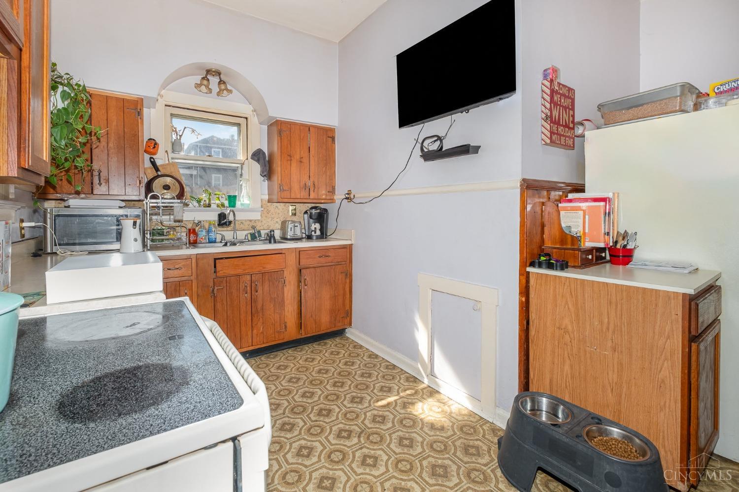1260 Section Road Cincinnati, OH 45237 - Photo 8 of 15