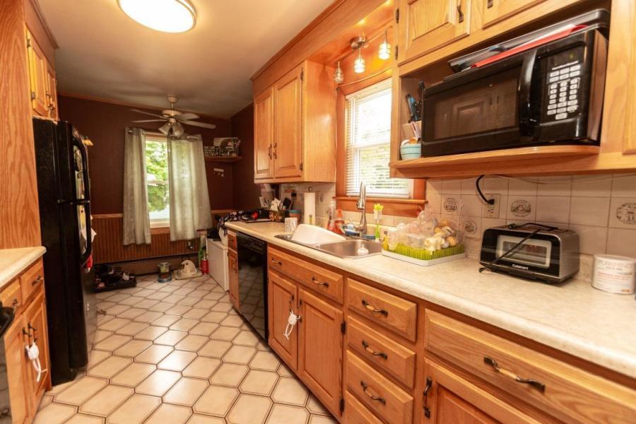 97 County Road Milford, ME 04461 - Photo 3 of 14 3