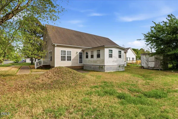 $299,000 | 302 Martin Luther King Jr Drive, Smithfield, NC 27577