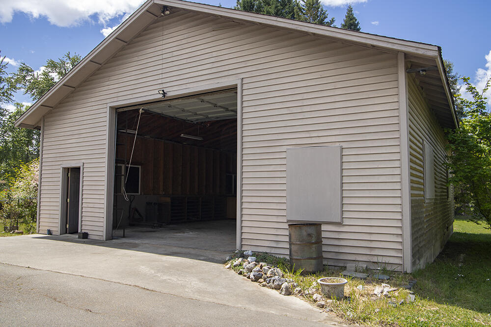 0 Lower River Road, Unit TL#108 Grants Pass, OR 97526 - Photo 10 of 47 a front view of a house