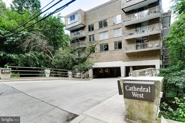 $399,000 | 4100 Cathedral Avenue Northwest, Unit 512, Washington, DC 20016