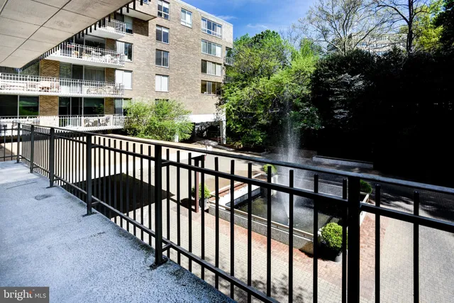 $399,000 | 4100 Cathedral Avenue Northwest, Unit 512, Washington, DC 20016