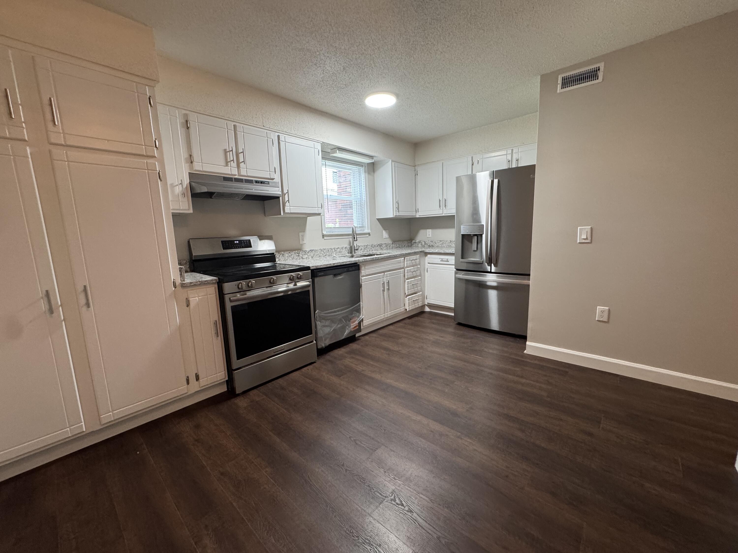 251 Rast Street, Unit H2 Sumter, SC 29150 - Photo 5 of 17 IMG_6831