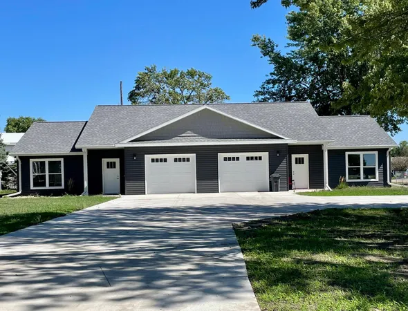 $239,900 | 952 1st Avenue West, Unit 2, Edgerton, MN 56128