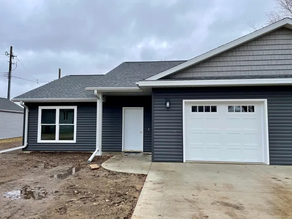 $239,900 | 952 1st Avenue West, Unit 2, Edgerton, MN 56128