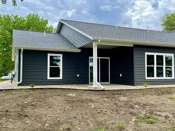 $239,900 | 952 1st Avenue West, Unit 2, Edgerton, MN 56128