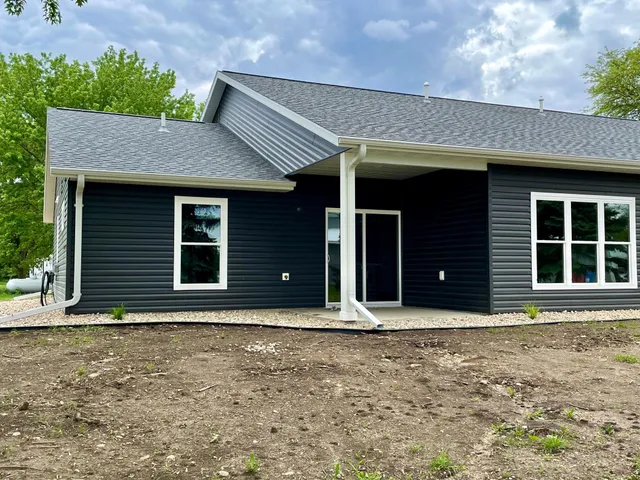 $239,900 | 952 1st Avenue West, Unit 2, Edgerton, MN 56128