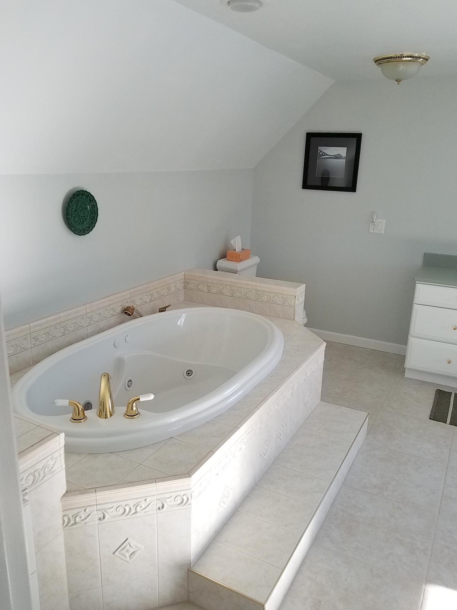 1500 Middle Road New Portland, ME 04961 - Photo 14 of 40 Master bath tub