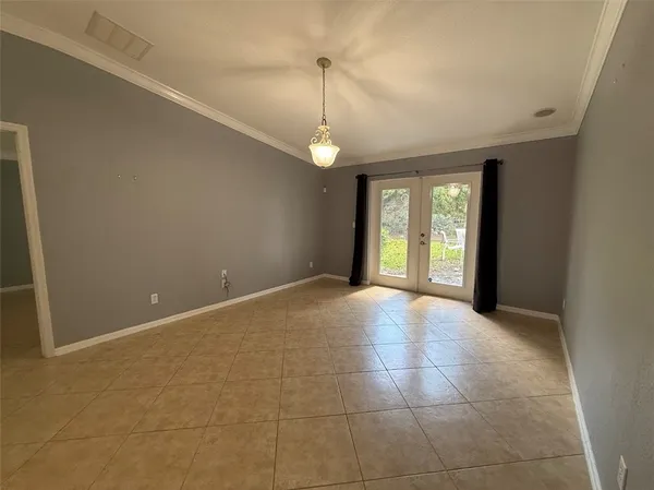 $2,900 | 5574 43rd Court, Vero Beach, FL 32967