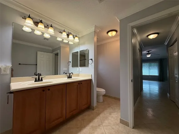 $2,900 | 5574 43rd Court, Vero Beach, FL 32967