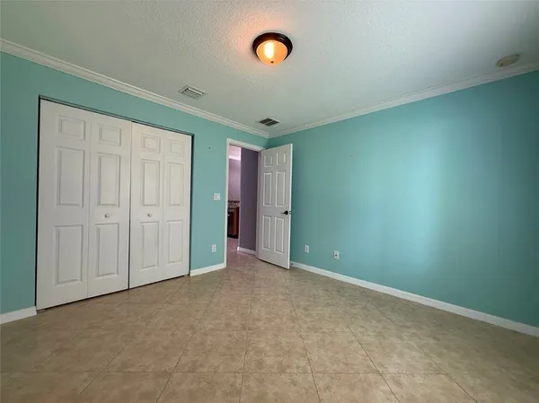 $2,900 | 5574 43rd Court, Vero Beach, FL 32967