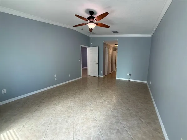 $2,900 | 5574 43rd Court, Vero Beach, FL 32967
