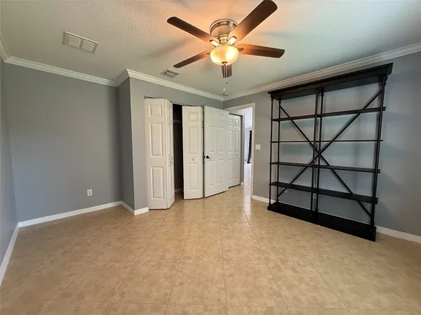 $2,900 | 5574 43rd Court, Vero Beach, FL 32967
