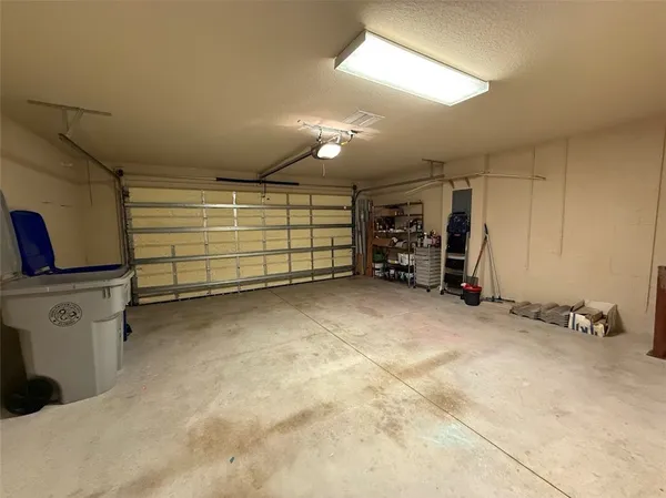 $2,900 | 5574 43rd Court, Vero Beach, FL 32967