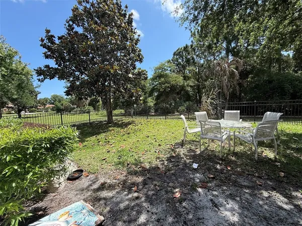 $2,900 | 5574 43rd Court, Vero Beach, FL 32967